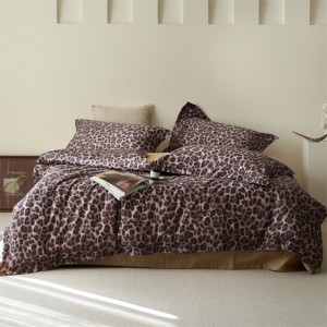 100-Count Long-Stack Cotton Four-Piece Set with Digital Print