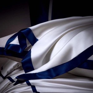 Super Soft 100% Mulberry Silk Bed Sheets Custom Bed Sets Cooling Flat Sheet Solid White Bed Linen Luxury 4PCS Bedding Set for Home Hotel
