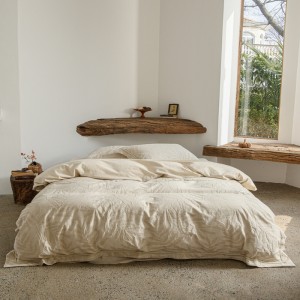 Skin-friendly, comfortable cotton and linen three-piece bed set