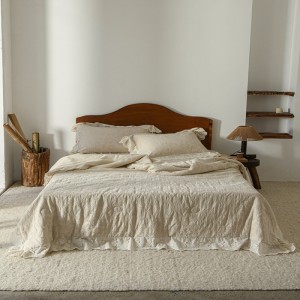 Skin-friendly, comfortable cotton and linen three-piece bed set