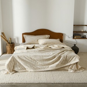 Skin-friendly, comfortable cotton and linen three-piece bed set