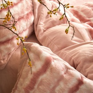 2025 New A-Class Milk Plush Four-Piece Set Lightning Pattern Rabbit Plush Bedding Set