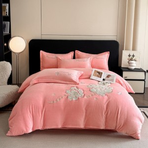 Elegant new large-size appliqué embroidered milk velvet four-piece set