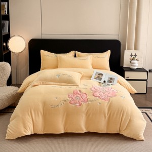 Elegant new large-size appliqué embroidered milk velvet four-piece set
