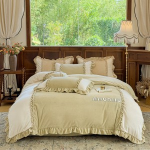 Thickened warm milk velvet Korean-style lace embroidery four-piece set
