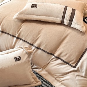 Fully Matte Warm Sun Fleece Four-Piece Bedding Set