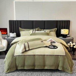 Fully Matte Warm Sun Fleece Four-Piece Bedding Set
