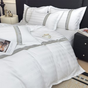 Exquisite Thickened Cotton Large Print Four-Piece Set