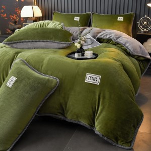 Exquisite Twill Edge Label Milk Fleece Four-Piece Bedding Set