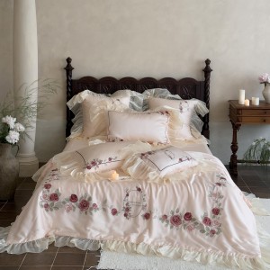 Hot selling pink quilt cover embroidered fitted sheets flat sheet 80S lyocell home textile 4-pieces bedding set supplier