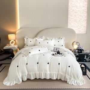 Big lace small heart embroidery series four-piece suit