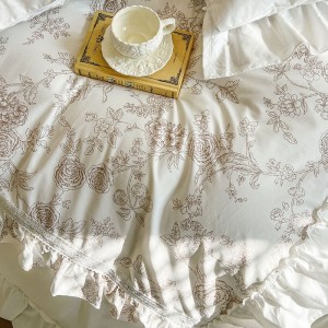 Exquisite New Cotton Vintage Lace Bed Skirt Four-Piece Set