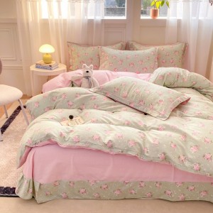 Printed four-piece set with various patterns and frayed edges