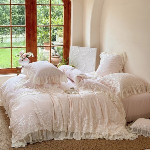 Blue embroidery home textiles lace duvet cover 4 pieces bedding set supplier