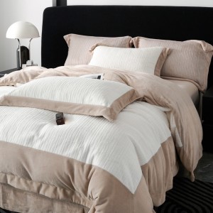 Premium quality velvet duvet cover white pink home textiles solid color bedding set manufacturer
