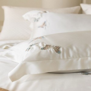 White lyocell embroidery mulberry silk summer quilt bed sheets bedding set
