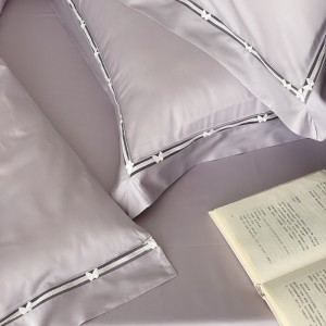 Elegant design full size solid color adult pillowcases purple plain color comforter cover bedding set supplier