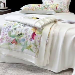 Hot selling sateen cotton 4-pieces textile ODM coverlets printing bedsheets simple style white bed linen bedding set wholesaler