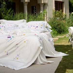 Hot-selling 4-pieces textile leaves printing 2m/2.2m bedsheet flat sheets 1.8m white cotton quilt cover premium bedding set manufacture