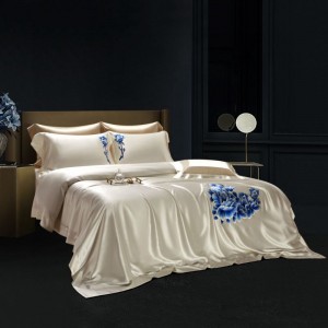 100% Mulberry Silk 25 Momme Soft Silk Bed Sheets Custom Cooling Home Textile Flat Sheet Luxury Style Floral Embroidery Bed Linen 4PCS Bedding Set