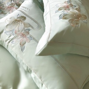 High Quality 100S Australia Cotton Duvet Sheet Set 1 Duvet Cover and 2 Pillow Shams Green Embroidery King US Size 300TC Portable and Folded Features