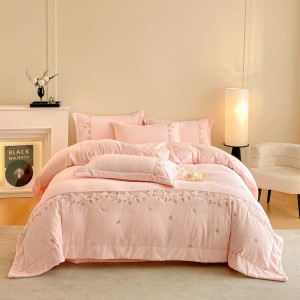 Winter pink comforter sets premium embroidery bedsheets 2 soft milk velvet pillow shams bedding set manufacture