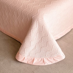 Winter pink comforter sets premium embroidery bedsheets 2 soft milk velvet pillow shams bedding set manufacture