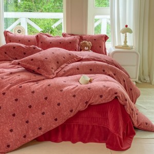 High gram weight fluffy pillowcases 2/2.3m adult coverlets red printed pillow shams milk fleece 4-piece bedding set manufacture