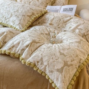 Three-dimensional Carved Milk Velvet Duvet Cover Bed Sheets Four-piece Bedding Set