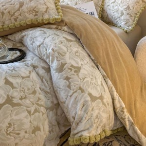 Three-dimensional Carved Milk Velvet Duvet Cover Bed Sheets Four-piece Bedding Set