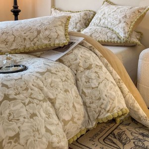 Three-dimensional Carved Milk Velvet Duvet Cover Bed Sheets Four-piece Bedding Set