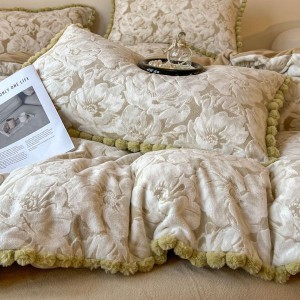 Three-dimensional Carved Milk Velvet Duvet Cover Bed Sheets Four-piece Bedding Set