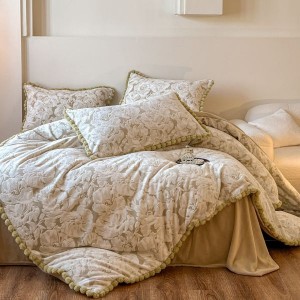 Three-dimensional Carved Milk Velvet Duvet Cover Bed Sheets Four-piece Bedding Set