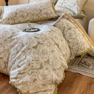 Three-dimensional Carved Milk Velvet Duvet Cover Bed Sheets Four-piece Bedding Set
