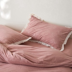Winter warm pink jacquard 4pcs polyester home hotel textiles ruffles bedding set supplier