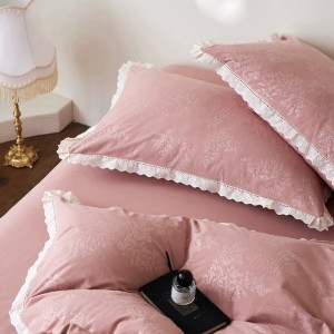 Winter warm pink jacquard 4pcs polyester home hotel textiles ruffles bedding set supplier