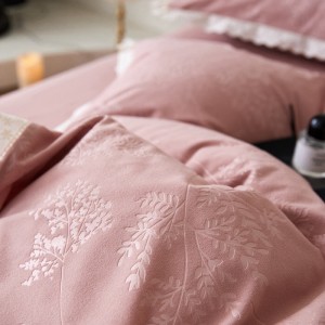 Winter warm pink jacquard 4pcs polyester home hotel textiles ruffles bedding set supplier