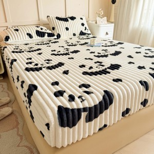 Cartoon panda printing fitted sheets 3pcs black rabbit velvet bed sheet set wholesaler