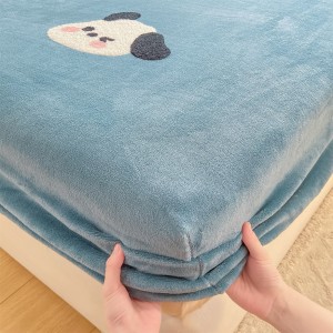 High quality blue milk velvet towel Applique 3pcs fitted flat sheets bedding set supplier