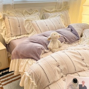 Premium quality purple ruffles 4pcs comforter duvet cover milk velvet bedding set supplier