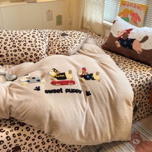 Cartoon towel embroidery duvet cover milk velvet bed sheets 4pcs bedding set