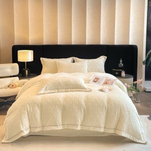 Hot Selling White Thicken Milk Velvet Jacquard Duvet Cover Bed Sheets Winter Four Piece Bedding Set