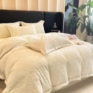 Hot Selling White Thicken Milk Velvet Jacquard Duvet Cover Bed Sheets Winter Four Piece Bedding Set
