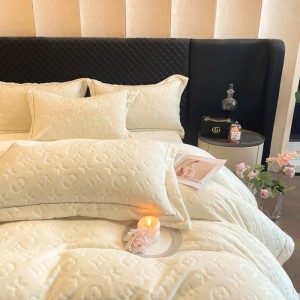 Hot Selling White Thicken Milk Velvet Jacquard Duvet Cover Bed Sheets Winter Four Piece Bedding Set
