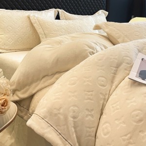 Hot Selling White Thicken Milk Velvet Jacquard Duvet Cover Bed Sheets Winter Four Piece Bedding Set
