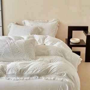 White Washed Cotton Four-piece Bedding Set of Cut Flowers Needle Leaves and Tassels Duvet Cover Flat Bed Sheet for All Seasons