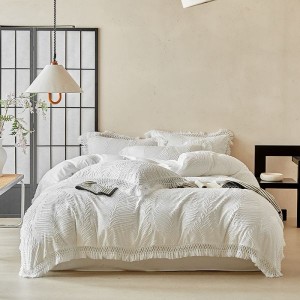 White Washed Cotton Four-piece Bedding Set of Cut Flowers Needle Leaves and Tassels Duvet Cover Flat Bed Sheet for All Seasons