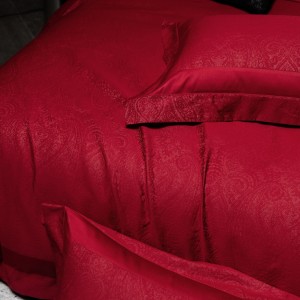 Red 4pcs home hotel textiles jacquard comforter duvet cover pure cotton bedding set supplier