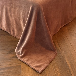High gram weight brown printing 4pcs milk velvet comforter duvet bedding set wholesaler