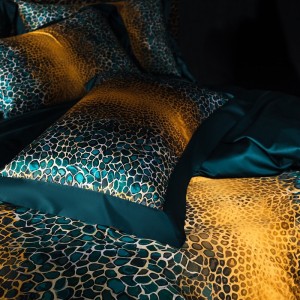 Hot selling sateen cotton 4-pieces textile ODM coverlets printing bedsheets simple style bed linen long staple cotton bedding set wholesaler